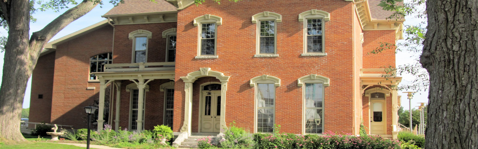 Front view of the library.